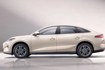 ​Bất ngờ ô tô điện giá hơn 300 triệu đồng, sạc 5 phút đi được quãng đường dài