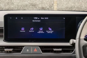 Vì sao ô tô thông minh có thể thu thập dữ liệu và theo dõi tài xế?