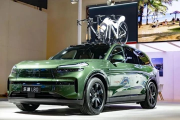 Người dùng sẽ thích chiếc ô tô không tốn xăng với giá 4 chiếc xe máy Honda SH