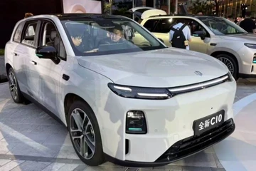 Xuất hiện chiếc ô tô điện tràn ngập công nghệ giá 486 triệu đồng
