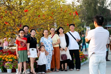 'Né' cảnh chen chúc Vũng Tàu, khách nườm nượp đi Cần Giờ du xuân Tết