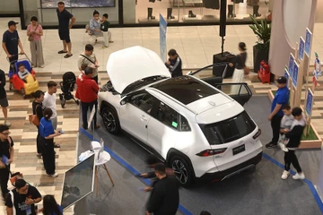 Giá xăng dầu tăng cao: Xe điện, hybrid lên ngôi?