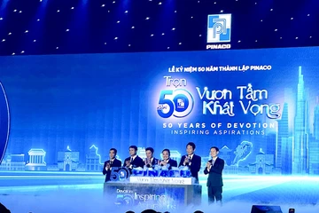 PINACO đánh dấu mốc 50 năm bằng dòng ắc quy xanh S76 sạc siêu tốc