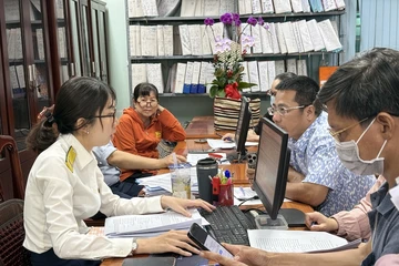 Nâng ngưỡng miễn thuế 1 tỉ đồng: Cần giảm áp lực thủ tục hộ kinh doanh