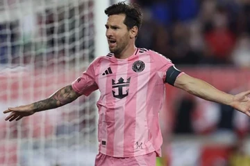 5 "quái vật chân trái" ghi nhiều bàn thắng nhất thế giới: Messi bất khả chiến bại