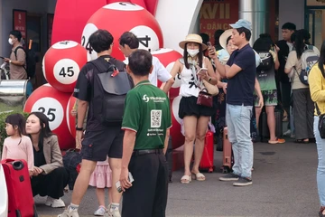 Ga Sài Gòn đón lượng lớn người quay lại TP. HCM sau kỳ nghỉ lễ