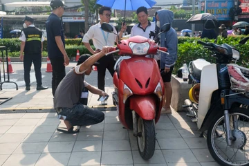 TP.HCM và Hà Nội sẽ siết xe xăng, chủ xe Honda Lead và Dream đời cũ nhanh chân 'chốt' xe điện