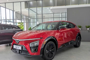 VinFast VF 7 Eco là 'món hời' người dùng khó bỏ qua trong tháng 6