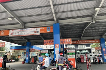 Kịp thời phát hiện, xử lý cửa hàng 'bán cầm chừng' xăng dầu