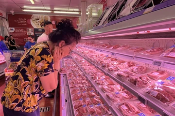 'Trend' tai heo cuộn bắp bò đẩy giá tai heo tăng lên mức kỷ lục 170.000 đồng/kg