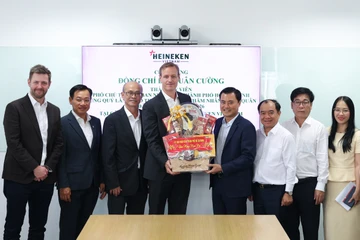 Lãnh đạo UBND TP.HCM đến chúc Tết HEINEKEN Việt Nam