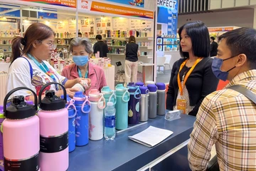 Người Việt đang chuyển dần từ 'mua để có sang mua để sống tốt hơn'