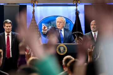 Ông Trump cảnh báo các nước không rút khỏi thỏa thuận thương mại với Mỹ