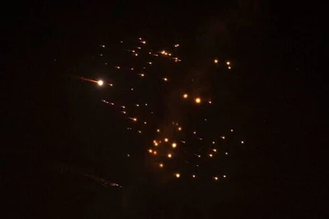 Chiến sự Trung Đông: Tên lửa Iran oanh tạc Trung Đông, đáp trả vụ hai quan chức cấp cao bị sát hại; Căn cứ Úc ở UAE bị tấn công lần 2