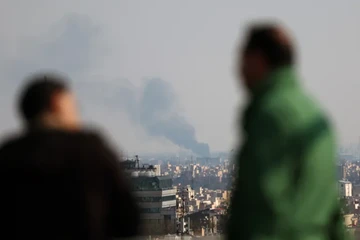 Chiến sự Trung Đông ngày 35: Iran phát pháo tấn công các tập đoàn công nghệ Mỹ, Amazon bị nhắm mục tiêu; ‘Trục kháng chiến’ tăng hành động; Argentina trục xuất đặc phái viên Iran