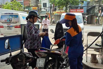 Giá xăng dầu đồng loạt điều chỉnh từ 15 giờ ngày 21-5