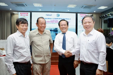 Sơ kết giai đoạn 1, khởi động giai đoạn 2 chương trình “Cùng ngư dân thắp sáng đèn trên biển”