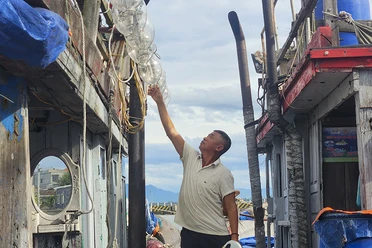 Ngư dân Huế quyết bám biển làm giàu