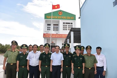 Phó Thủ tướng kiểm tra chống khai thác IUU tại Cà Mau