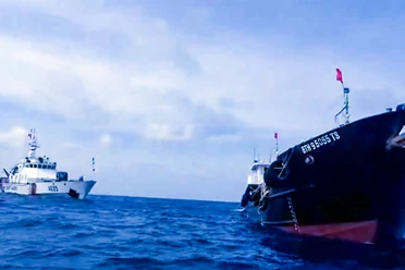Bình Thuận: 'Tuyên chiến' với tàu cá '3 không' trên biển