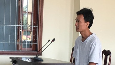 Người đàn ông đi tù từ chuyện tranh chấp đất rồi đánh công an