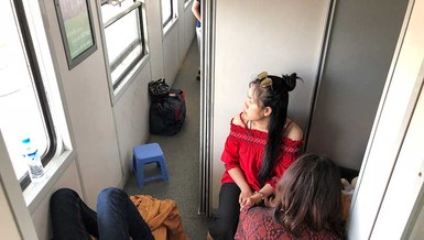 Rùng mình với chuyến tàu đầu năm mới