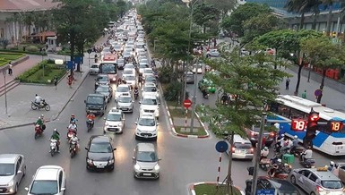 Sửa Nghị định 86: Nên bỏ gắn hộp đèn cho tất cả taxi