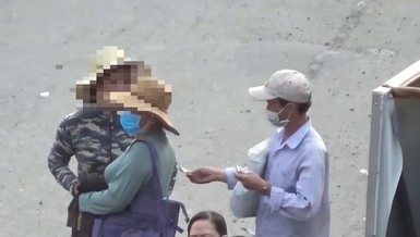 Video: Bị móc sạch tiền, vàng ở Suối Tiên, nạn nhân phẫn nộ