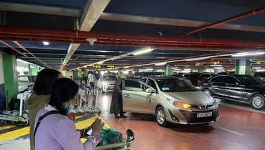 3 góp ý về cách đón tiễn ở sân bay Tân Sơn Nhất