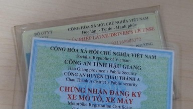 Chuyển hộ khẩu, có phải làm lại giấy đăng ký xe?