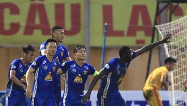 Đá thật, đá chơi ở thế cờ tàn V-League