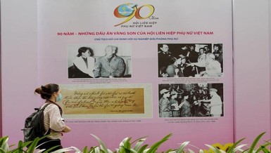 200 bức ảnh kỷ niệm '90 năm - Những dấu ấn vàng son'