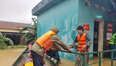 Viettel dành 10 tỉ đồng hỗ trợ đồng bào miền Trung 