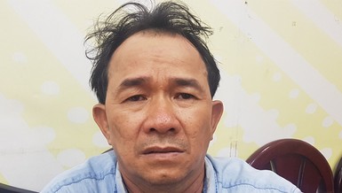 Mua trái cây đặt bàn thờ ông địa rồi dí dao cướp gia chủ