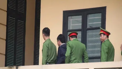 Thắt chặt an ninh tại phiên xử ông Đinh La Thăng