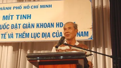 Chị bán sữa còn quan tâm, huống hồ gì cả dân tộc này!