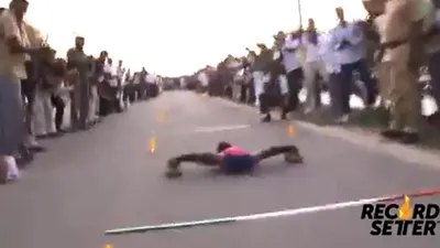 Há hốc mồm với cuộc thi trượt patin không giống ai