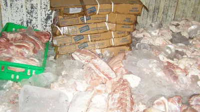 Phát hiện 1.090 kg thịt thối chuẩn bị vào quán ăn