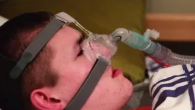 Kì lạ cậu bé ngưng thở khi ngủ