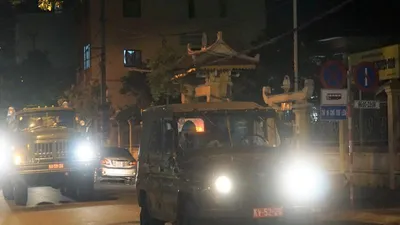 Đà Nẵng: Quân đội phun khử khuẩn toàn quận Sơn Trà chiều 3-8