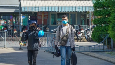 Đà Nẵng: Bến xe, nhà ga thưa vắng trong ngày đầu đón khách lại