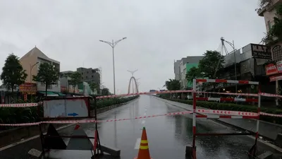Đà Nẵng phong tỏa các cây cầu trên sông Hàn để chống bão