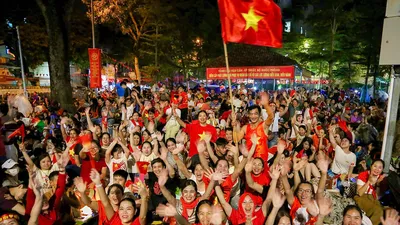 Hà Nội: Biển người háo hức chờ xem diễu binh mừng Quốc khánh 2-9