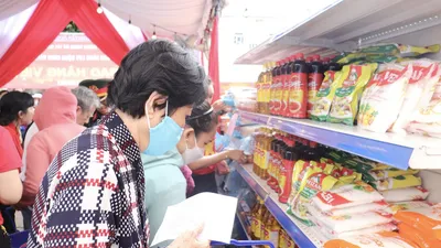 Phiên chợ 0 đồng cho người dân khó khăn trong dịp lễ 2-9