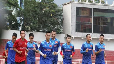 Tuyển Việt Nam xông đất Sài Gòn trong cơn mưa