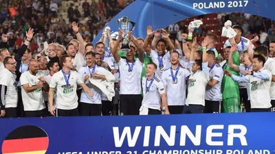 Đánh bại Tây Ban Nha, Đức vô địch châu Âu