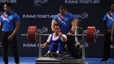 Lê Văn Công tiếp tục gặt vàng