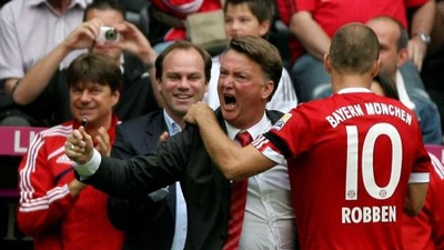 Van Gaal thay thế Jupp Hyenckes ở Bayern