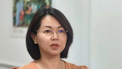 Cựu cục trưởng Trần Việt Nga: 'Doanh nghiệp phải chi tiền mới ký giấy xác nhận nội dung quảng cáo'