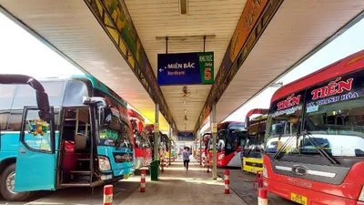 Xe khách đi miền Bắc, đìu hiu vắng bóng hành khách